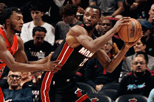 主场失守!热火三大主力下半场哑火,<a href=/lanqiu/raptors/ target=_blank class=infotextkey>猛龙</a>逆转终结四连败