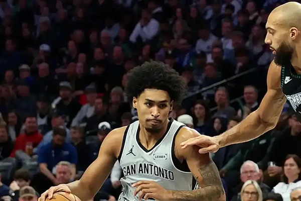 无亚马马刺遇<a href=/lanqiu/timberwolves/ target=_blank class=infotextkey>森林狼</a>：后卫拼劲难敌双塔觉醒