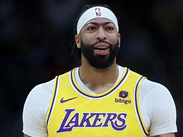 震撼联盟!湖人酝酿梭哈交易,三巨头冲冠能否圆詹姆斯六冠梦?