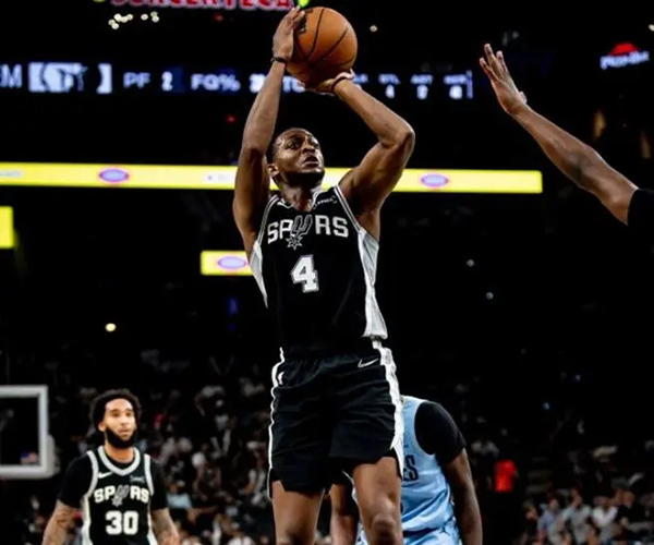 巴恩斯7记三分率<a href=/lanqiu/spurs/ target=_blank class=infotextkey>马刺</a>双杀灰熊 残阵灰熊虽败犹荣